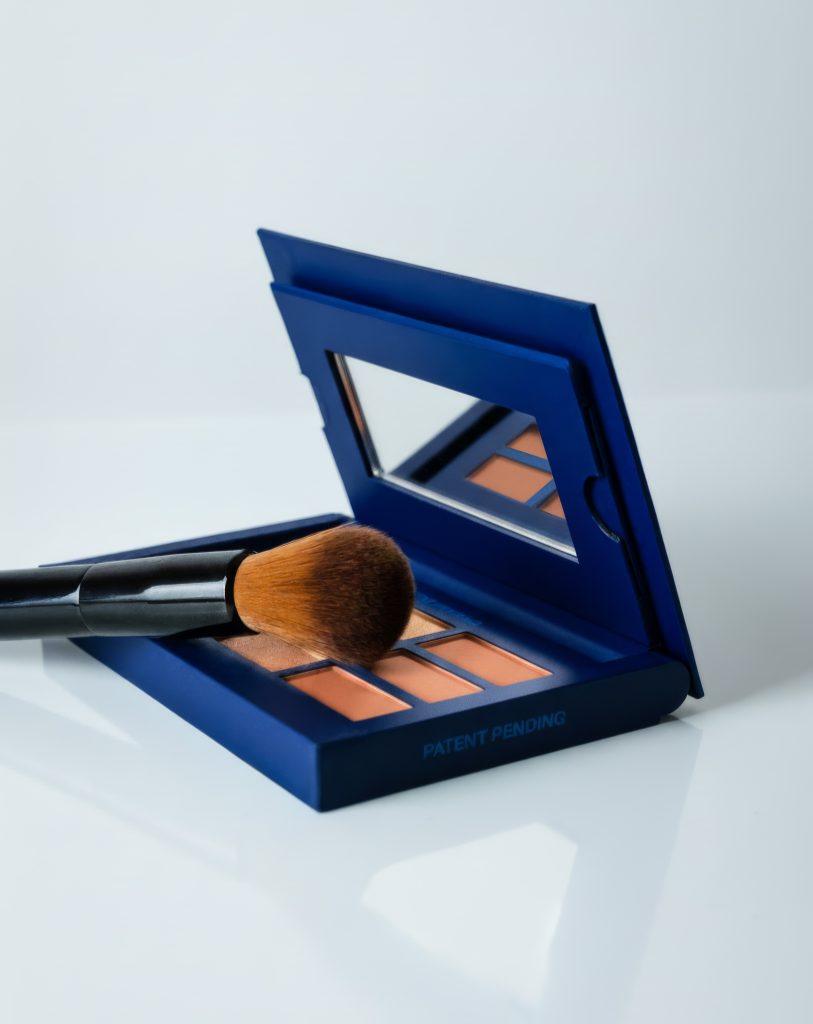 AROS Group La marque remporte l'argent et le bronze aux Pentawards 2026 pour « Paper Palette », apportant un véritable luxe aux emballages de produits de beauté durables